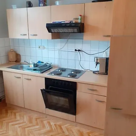 Monteurzimmer Sued Apartment *